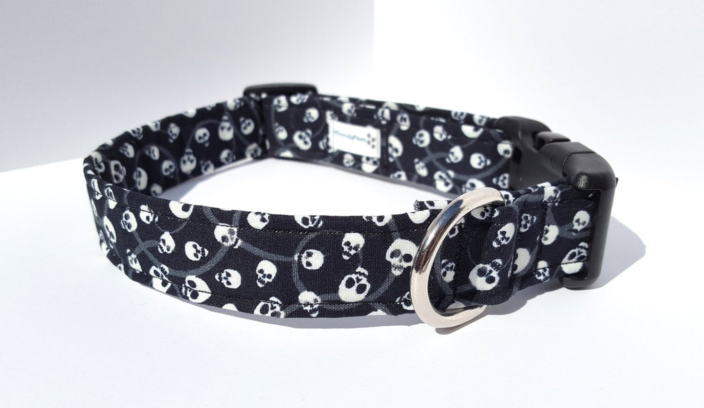 Skulls Collar, Halloween Collar, Small Dog Collar, Large Dog Collar, Boy Dog Collar, Girl Dog Collar, Cat Collar, Collar and Bow