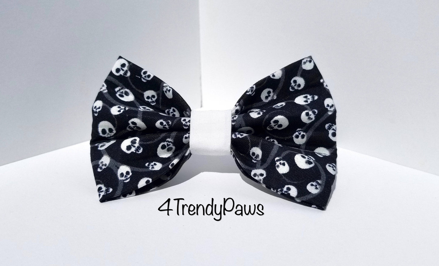 White Skulls Halloween Bow, Halloween Bow, Bow Tie, Skulls, Girl Dog Bow, Boy Dog Bow Tie, Small Dog Bow, Big Dog Bow, Halloween Skulls