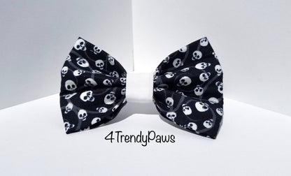 White Skulls Halloween Bow, Halloween Bow, Bow Tie, Skulls, Girl Dog Bow, Boy Dog Bow Tie, Small Dog Bow, Big Dog Bow, Halloween Skulls